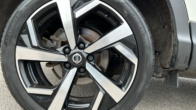 Nissan Qashqai 1.3 DiG-T Tekna 5dr Petrol Hatchback